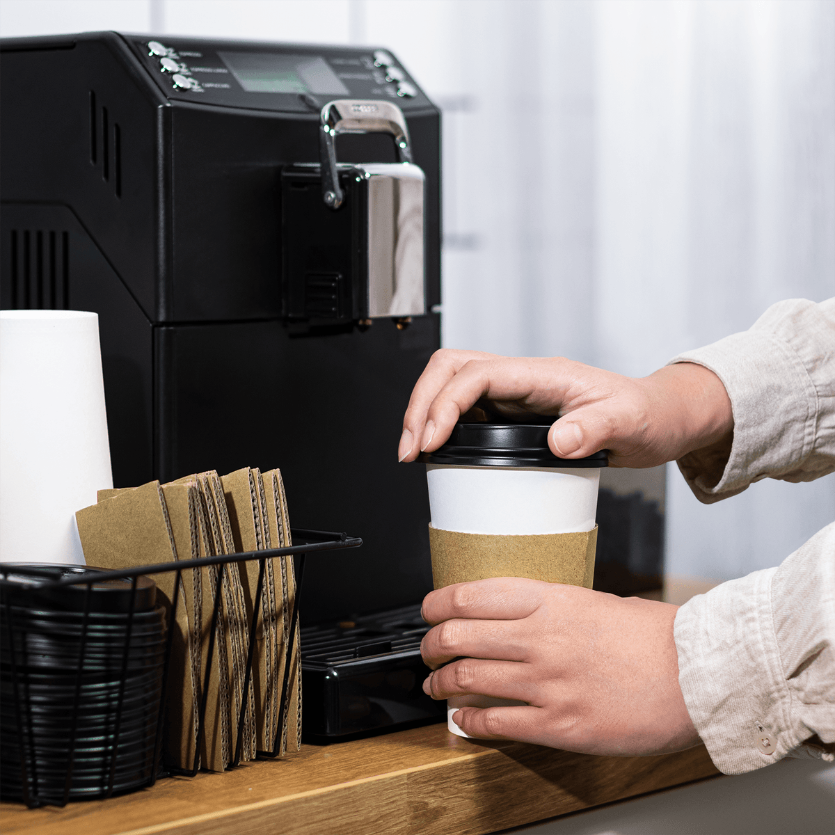 [250 sets] 16 oz White Paper Coffee Cups with Black PP Sipper Lids & Cup Jackets