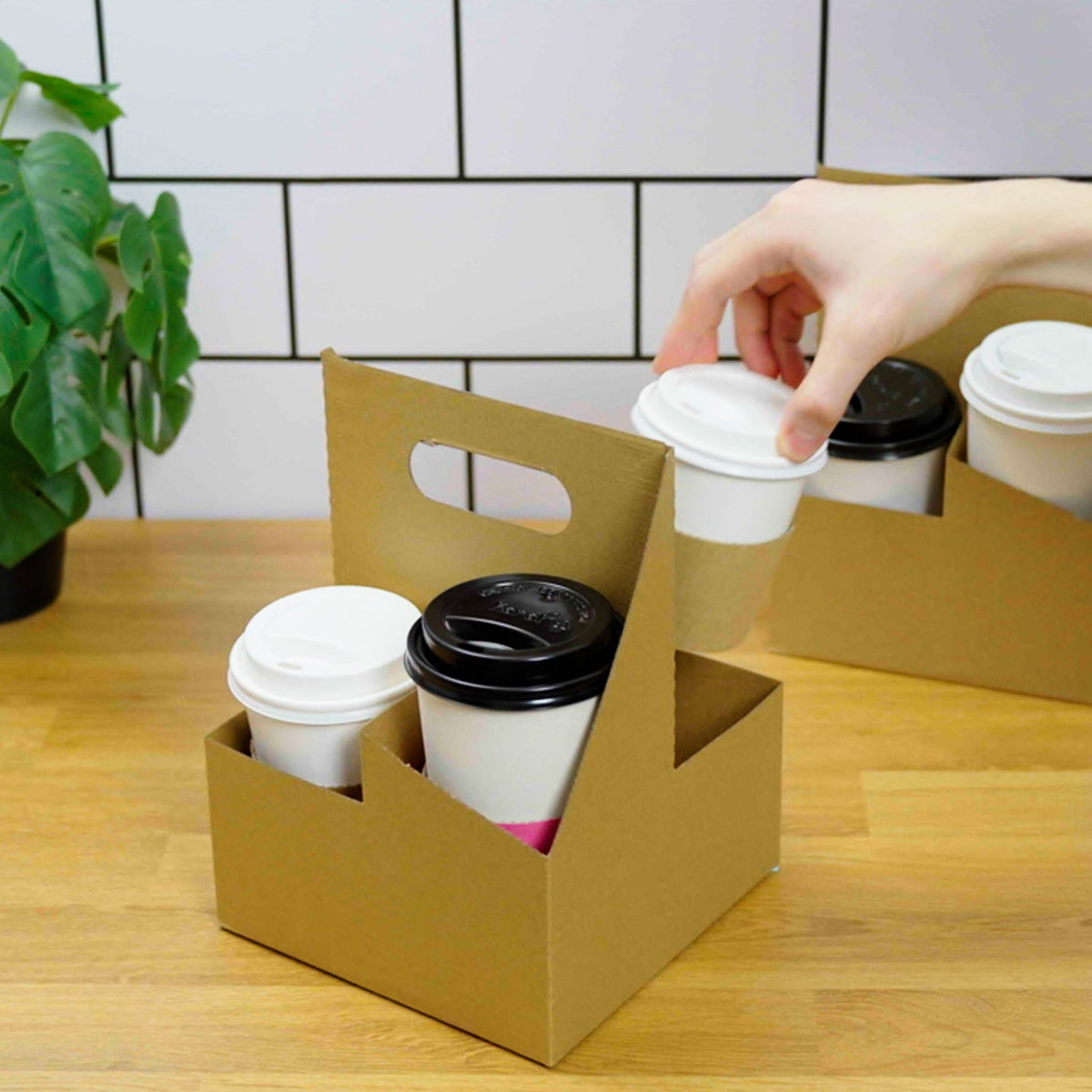 [200 ct] Kraft Drink Carrier with Handle, for 4 Cups (12-32 oz), Paperboard