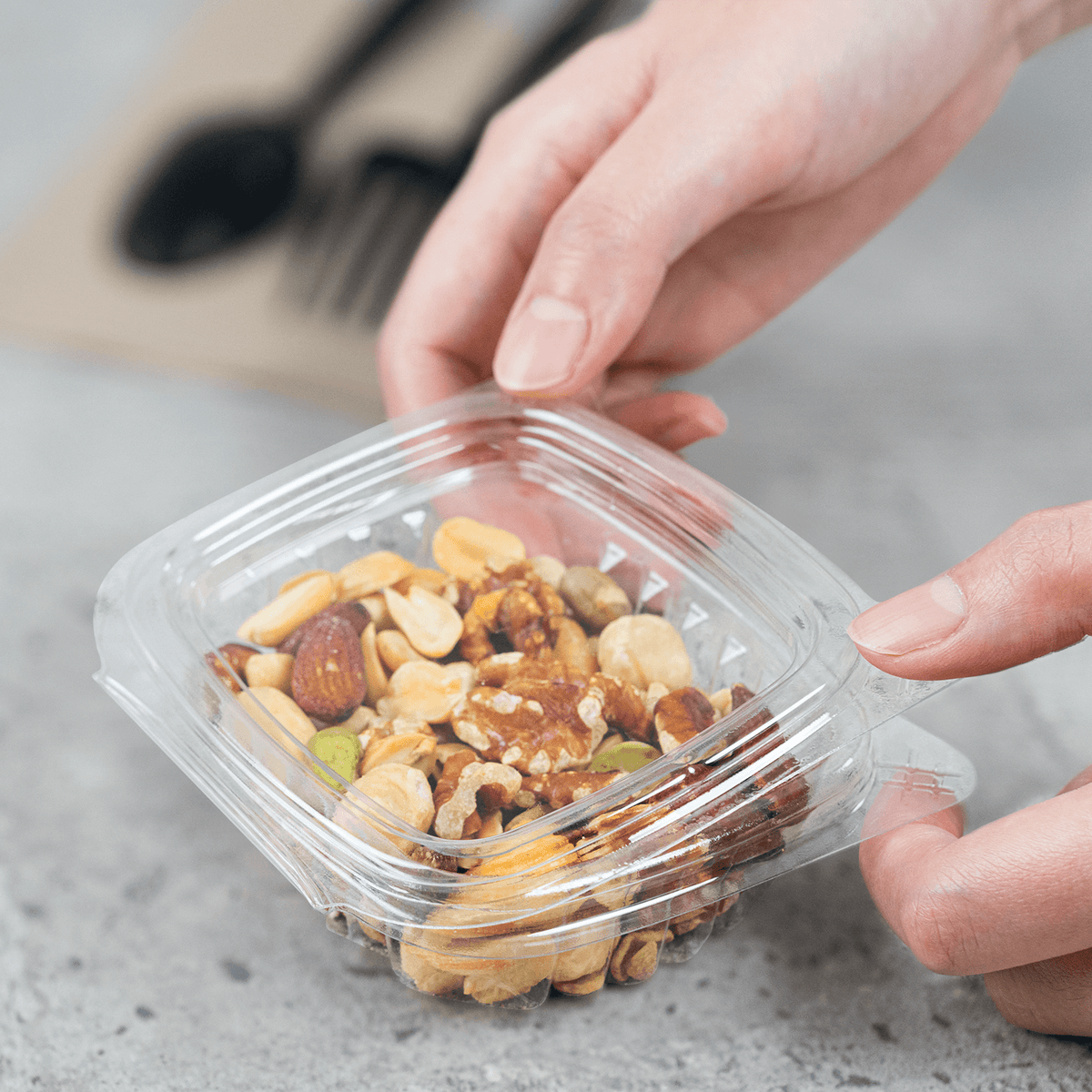 [400 ct] 4 oz Hinged Deli Container | PET