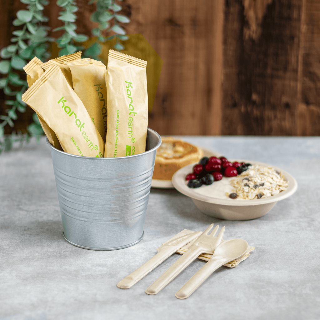 Karat Earth PFAS Free Bagasse Cutlery Kits (Knife, Fork, Soup Spoon, 2-ply Napkin), Paper Wrapped - 250 sets