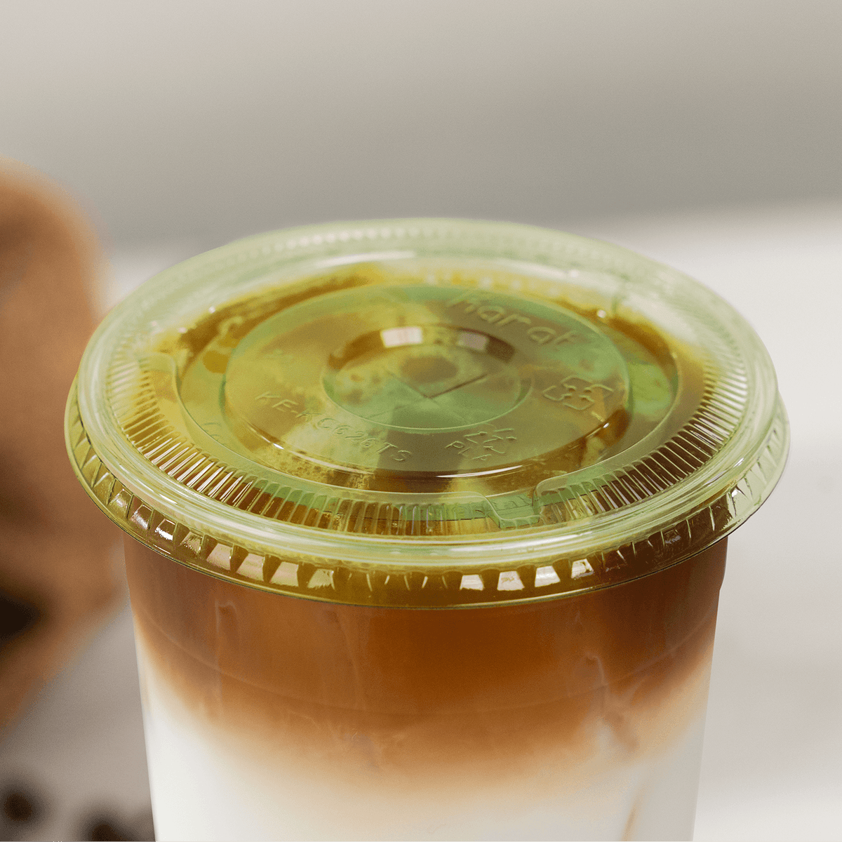 Karat Earth 98mm PLA Flat Lids for 12-24oz Cups, Green - 1,000 pcs