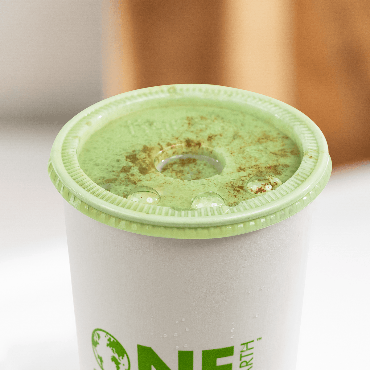 Karat Earth 104.5mm PLA Flat Lids for 32oz Paper Cold Cups, Green - 600 pcs