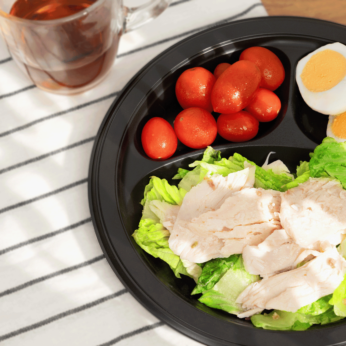 Karat Earth 3 Compartments, 9" Mineral Filled PP Round Plates, Black - 500 pcs