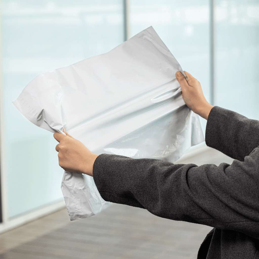 [500 ct] 15.75''x17.33" Poly Mailers with Tamper-Evident Adhesive Closure, White